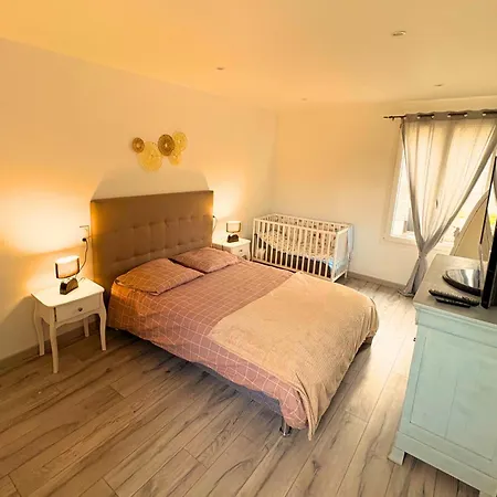 Hébergement de vacances Charmante Maison Avec Jardin&parking, équipé Et Confort - 10 Min à Pied De La *